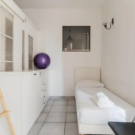 Guesthost - Cozy Near Mm1 Apartament *