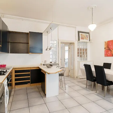 Apartament Guesthost - Cozy Near Mm1 Mediolan