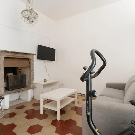 Apartament Guesthost - Cozy Near Mm1