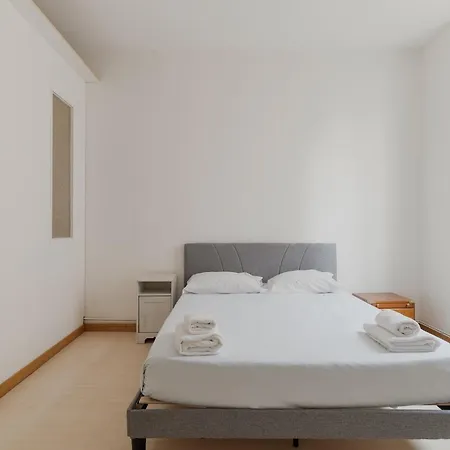 Apartament Guesthost - Cozy Near Mm1 Mediolan